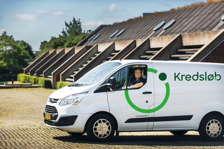 Teknikerbil med Kredsløb-logo